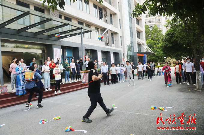 广西壮族自治区生态环境厅辐射站开展三月三“红湾”阅读分享活动 图片报道 第4张