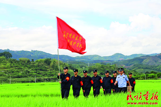 让民族团结进步之花开遍“贡米之乡” 图片报道 第1张