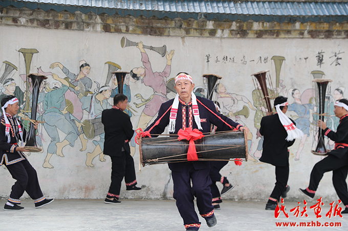 广西金秀：瑶族群众载歌载舞庆丰收 图片报道 第7张