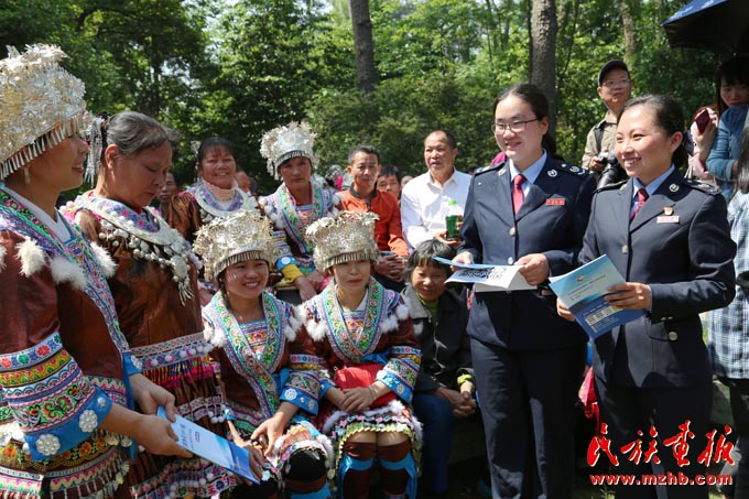 广西融水苗族自治县税务局：让“石榴籽”在大苗山上落地生根 图片报道 第5张