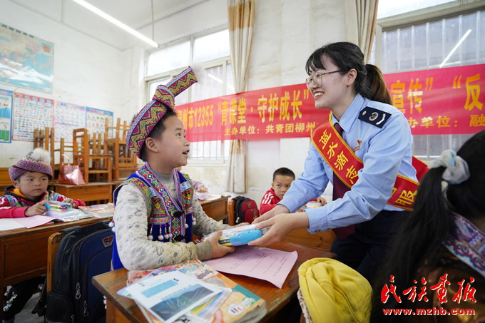 广西融水苗族自治县税务局：让“石榴籽”在大苗山上落地生根 图片报道 第7张