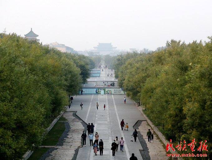 品韵古都风华，见证发展变迁 ——采访党的二十大中外媒体记者走进北京中轴线 中国共产党第二十次全国代表大会特别报道 第3张