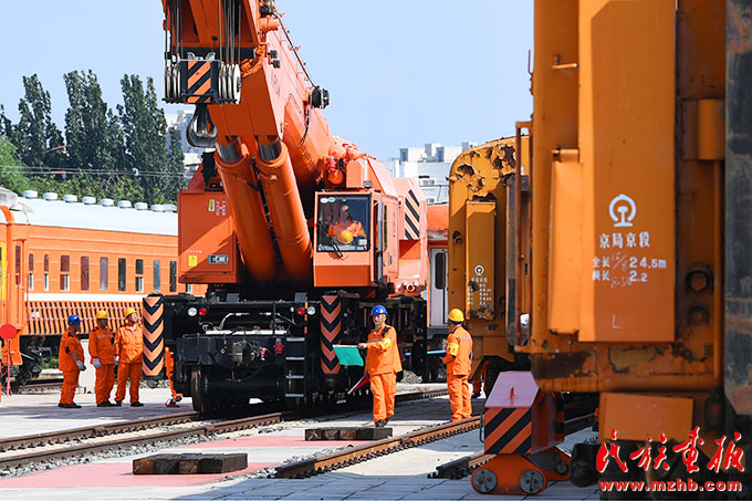 公益报道|丰台机务段“救援专家”助力铁路安全 图片报道 第1张