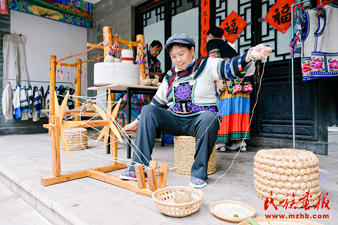 云南楚雄彝族火把节｜节日气氛“浓” 图片报道 第6张