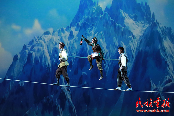 从上海到新疆：《天山雪》共绘民族团结进步和美画卷 多彩中华 第9张