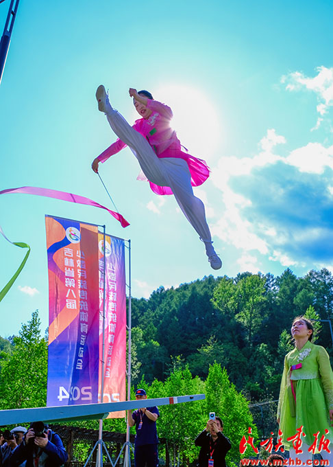 吉林省第八届少数民族传统体育运动会跳板项目精彩瞬间 图片报道 第5张