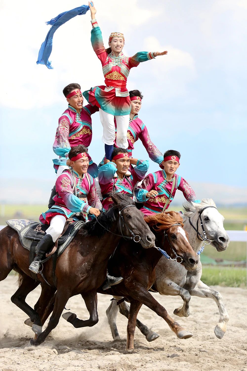 超多高清绝美大图来袭！骏马飞驰、马上倒立、飞身跃马······精彩的马上项目等你来说“哇！” 第十二届全国少数民族传统体育运动会 第12张