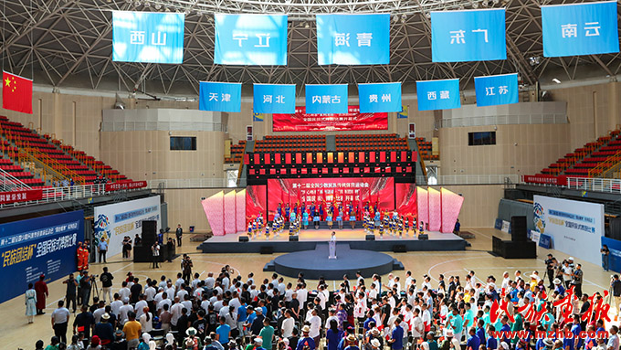 第十二届全国少数民族传统体育运动会“同心畅享”系列活动——“民族团结杯”全国民族式摔跤比赛在内蒙古东乌珠穆沁旗开赛 图片报道 第1张