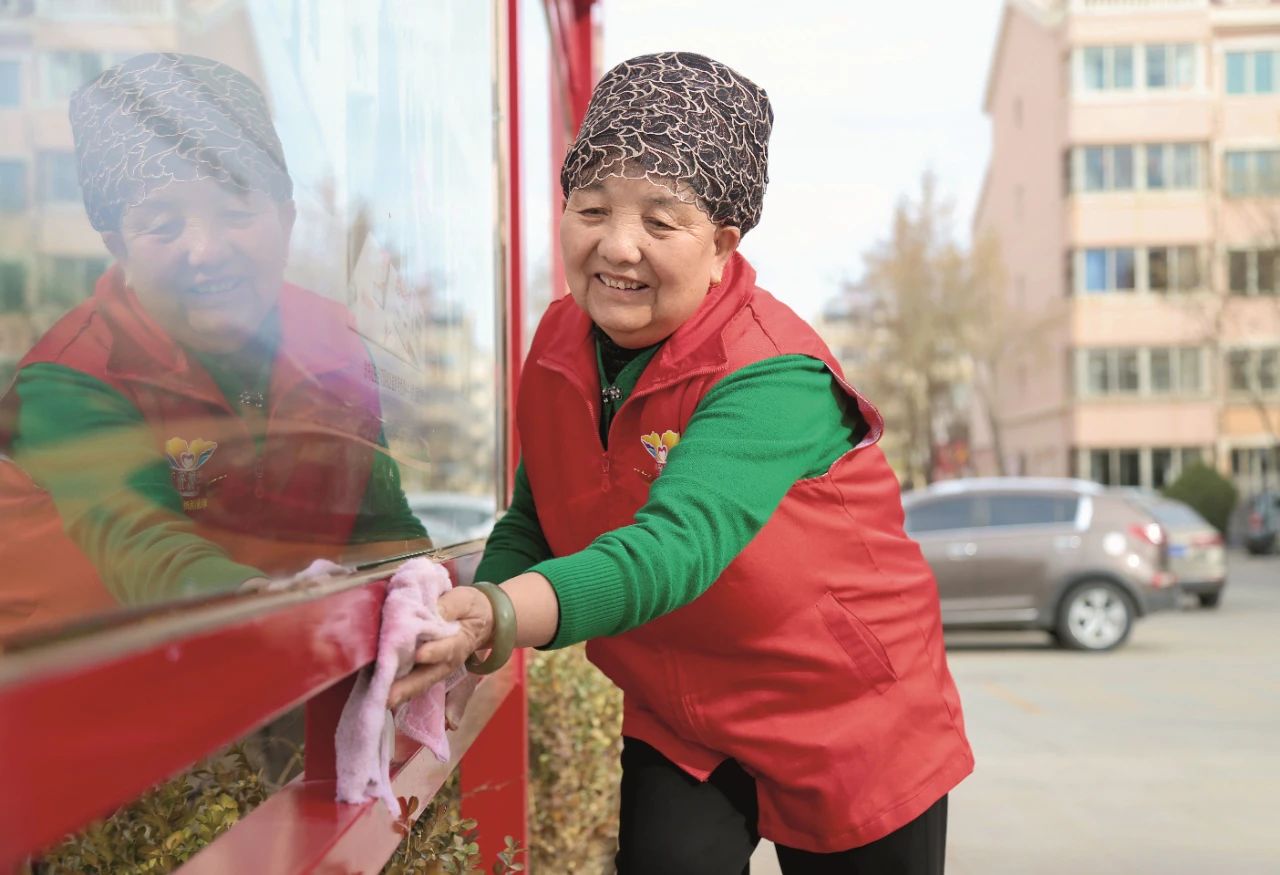 薪火相传画团结|王兰花：“兰花芬芳”沁人心 同心筑梦 第1张