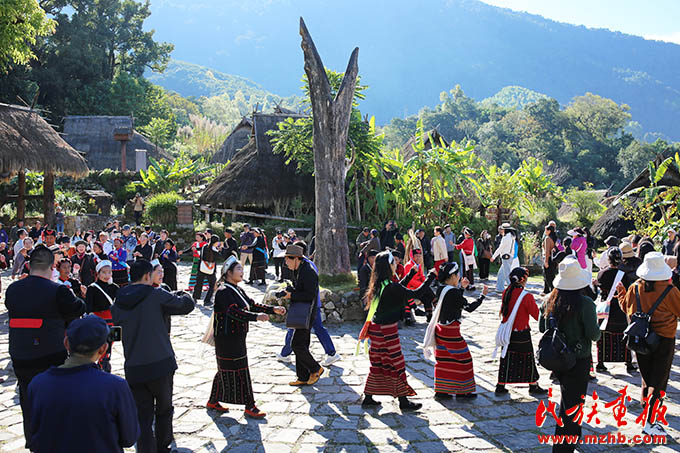 翁丁古寨：以旅游为桥梁，书写各民族交往交流交融新篇章 图片报道 第3张