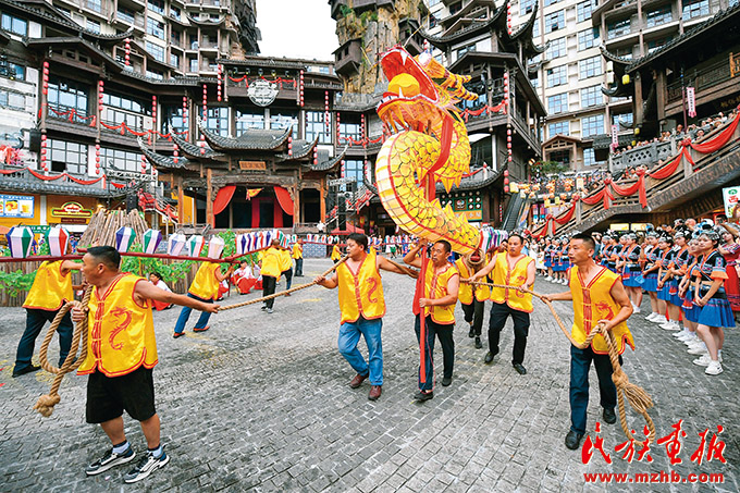 张家界：构建旅游促进各民族交往交流交融示范走廊 同心筑梦 第4张