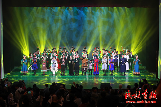 《多彩呼伦贝尔》专场演出北京首演拉开全国巡演大幕 图片报道 第16张